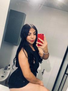 664705480: Chica busca chico en Sevilla