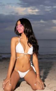 613368011: Chica busca chico en Barcelona