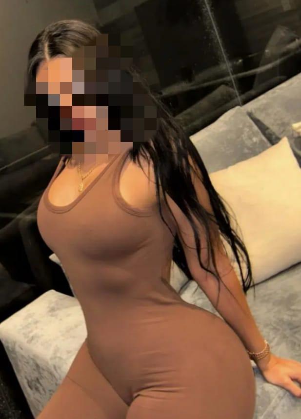 610746827: Chica busca chico en Cádiz