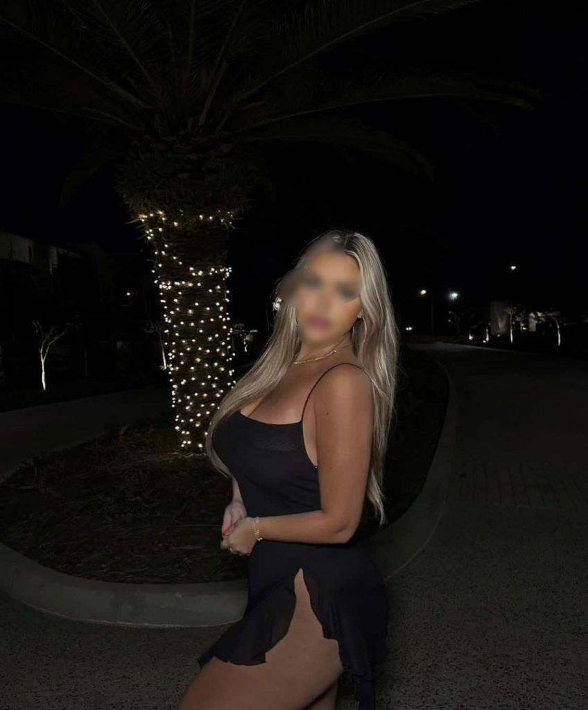 687904366: Chica busca chico en Barcelona