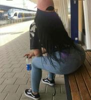 663908924: Chica busca chico en Gerona