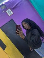 647781551: Chica busca chico en Barcelona