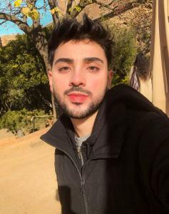 637705099: Chico busca chica en Valencia