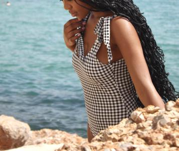 614911245: Chica busca chico en Barcelona