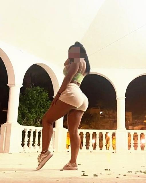 603989510: Chica busca chico en Barcelona