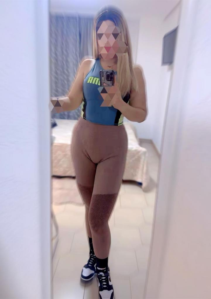 662184673: Chica busca chico en Barcelona