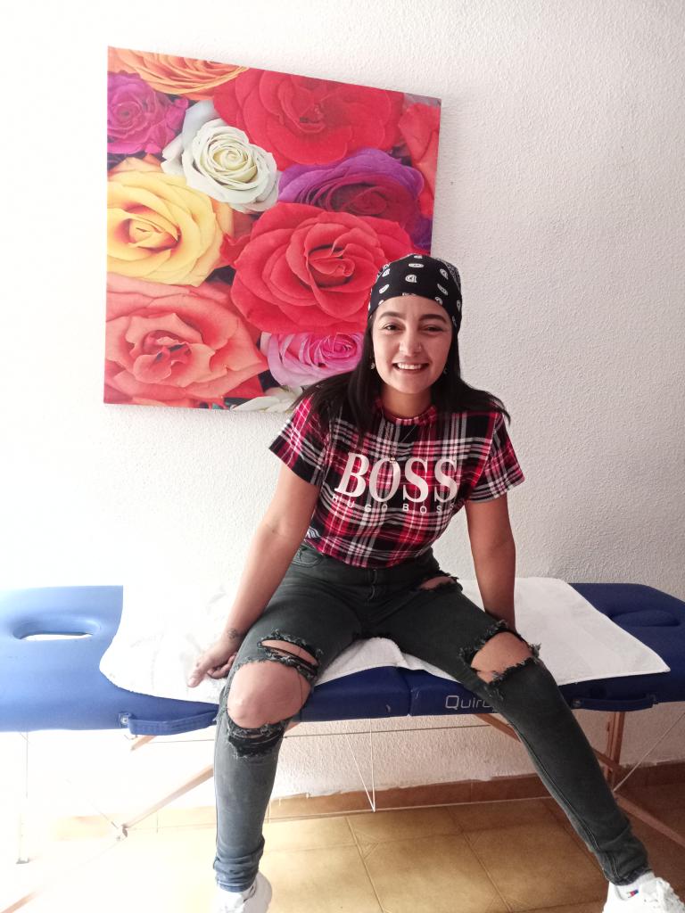 643551303: Chica busca chico en Granada