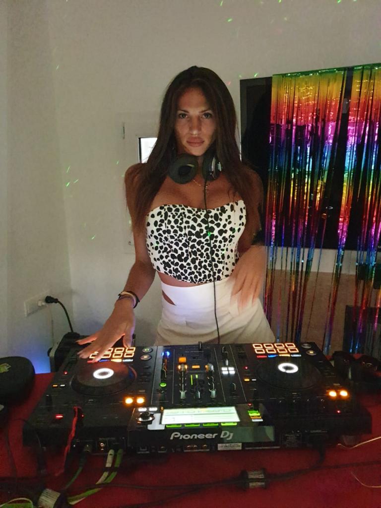 675318797: Travesti en Ibiza