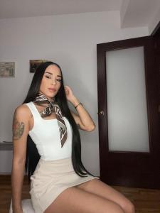 642678735: Chica busca chico en Barcelona