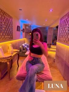 625337102: Chica busca chico en Barcelona