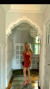 692486166: Chica busca chico en Barcelona