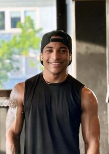 604242546: Chico busca chica en Barcelona