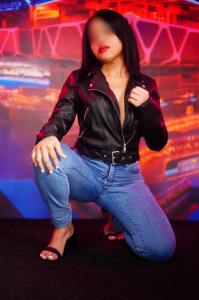 615684423: Chica busca chico en Madrid