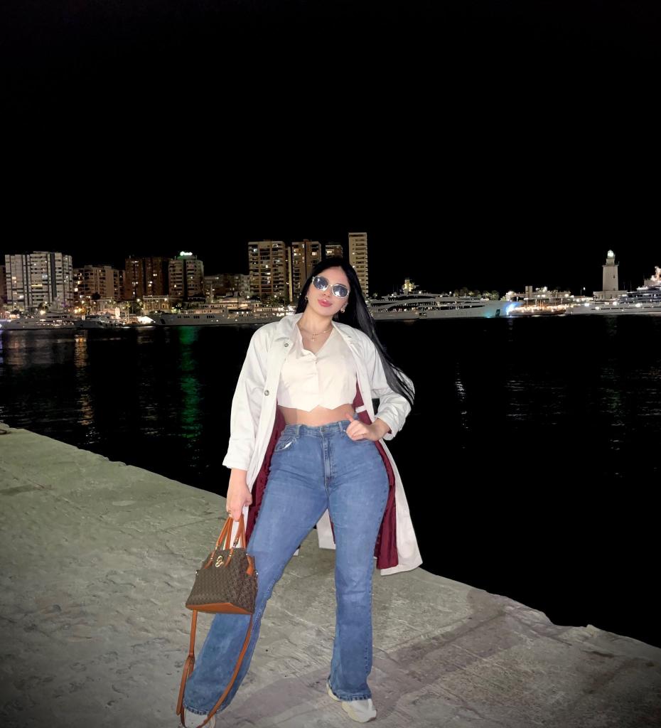 678665357: Chica busca chico en Málaga