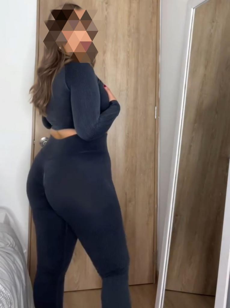 674974377: Chica busca chico en Madrid