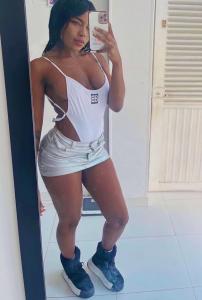 615094652: Chica busca chico en Gerona