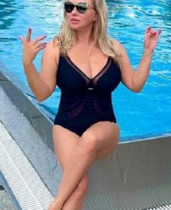 643049412: Chica busca chico en Granada