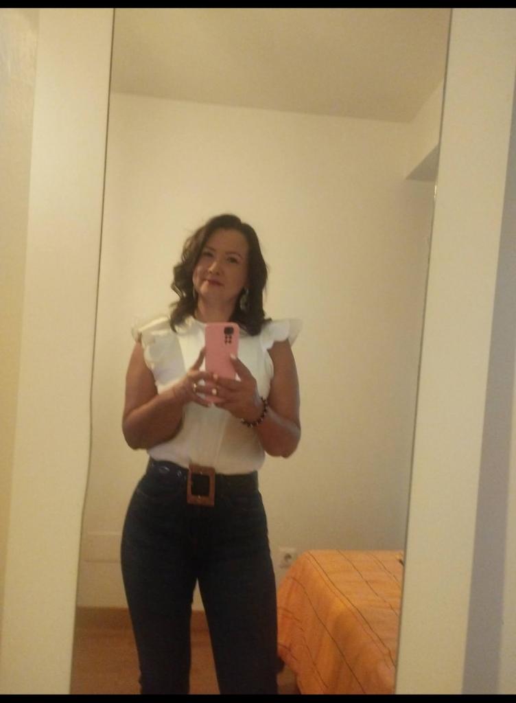 603253039: Chica busca chico en Cantabria