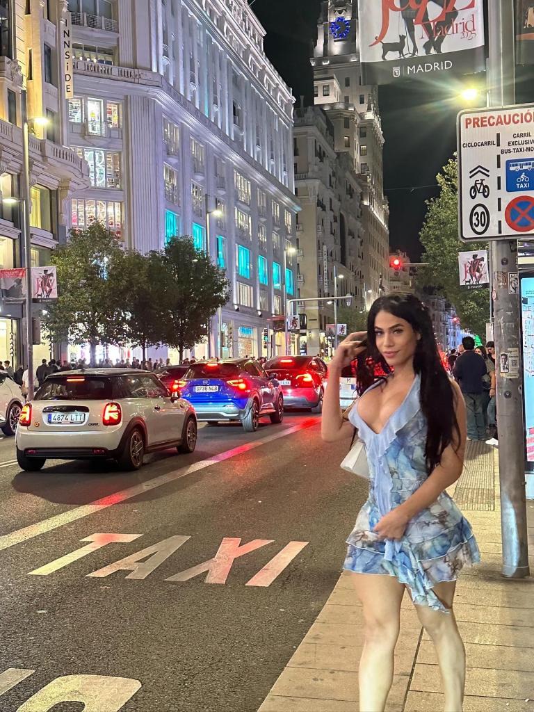 685748537: Travesti en Barcelona