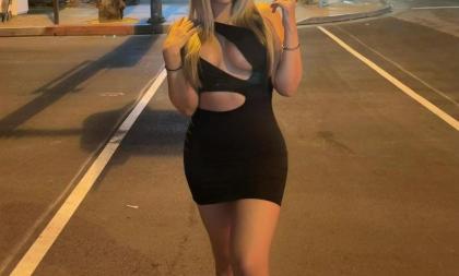 662682477: Chica busca chico en Sevilla