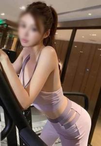 695486874: Chica busca chico en Barcelona