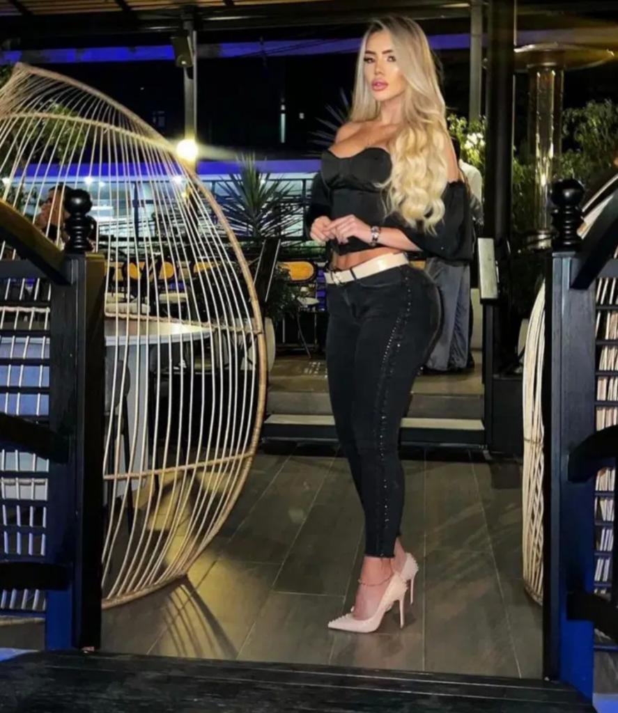 643886114: Chica busca chico en Ibiza