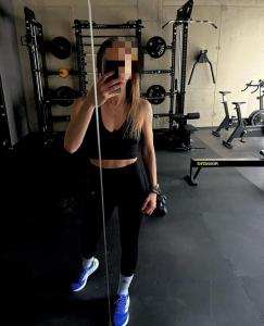 662902640: Chica busca chico en Sevilla