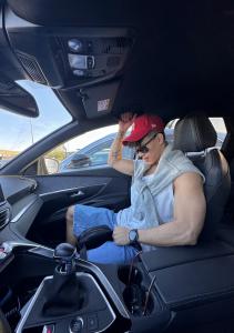 627493145: Chico busca chica en Madrid