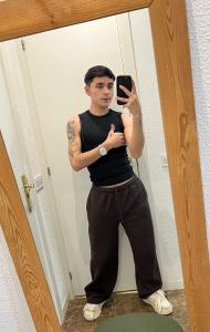 617751173: Chico busca chica en Barcelona