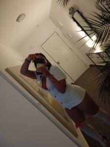 604364425: Chica busca chico en Málaga