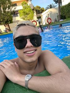 631961425: Chico busca chica en Alicante