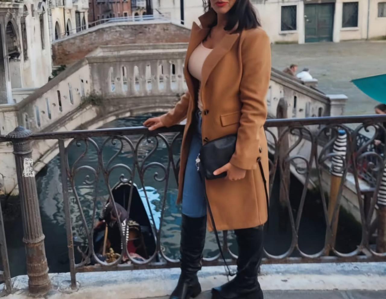 613882978: Chica busca chico en Lugo