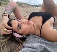 677392255: Chica busca chico en Sevilla