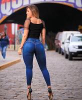 613688244: Chica busca chico en La Coruña
