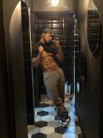 653566373: Chico busca chica en Barcelona