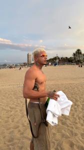 674633426: Chico busca chica en Barcelona