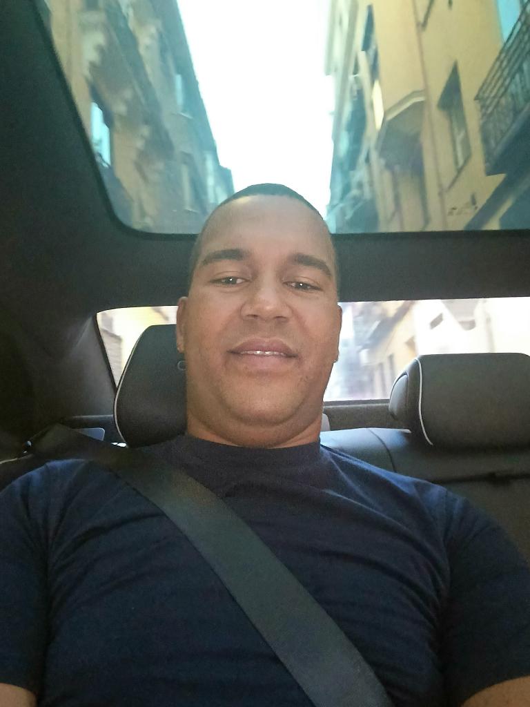 697721438: Chico busca chica en Madrid