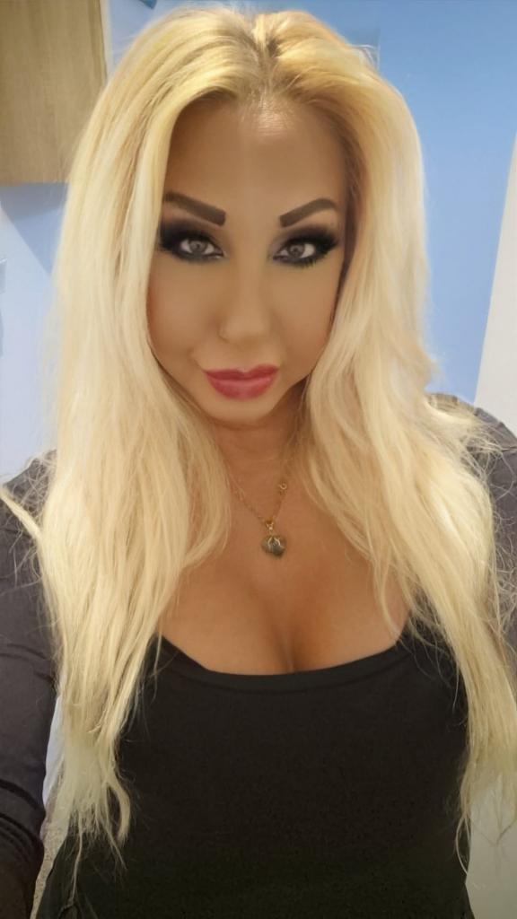 610808068: Chica busca chico en Barcelona