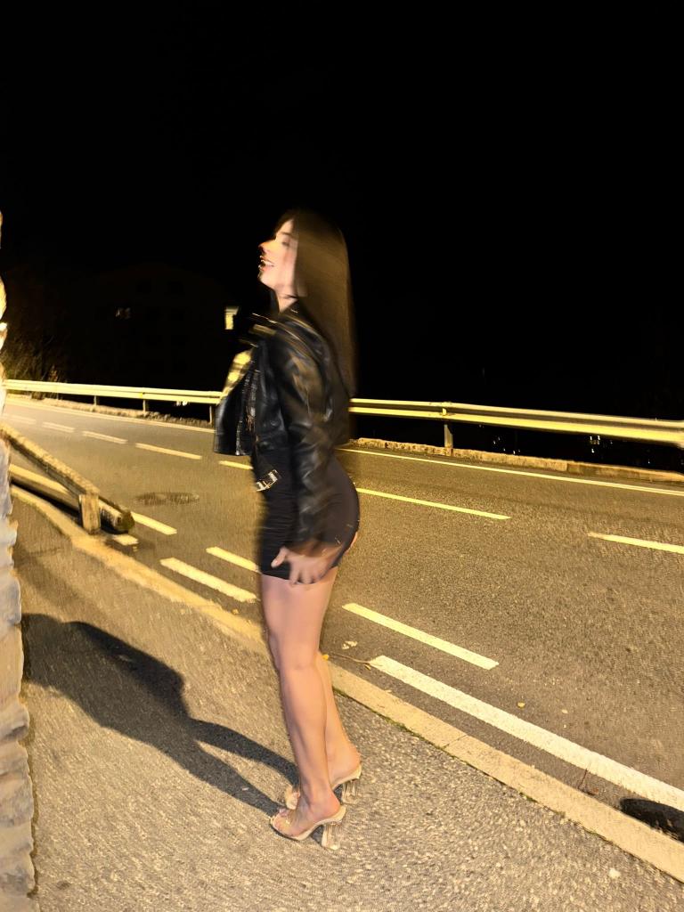 631196819: Chica busca chico en Lérida