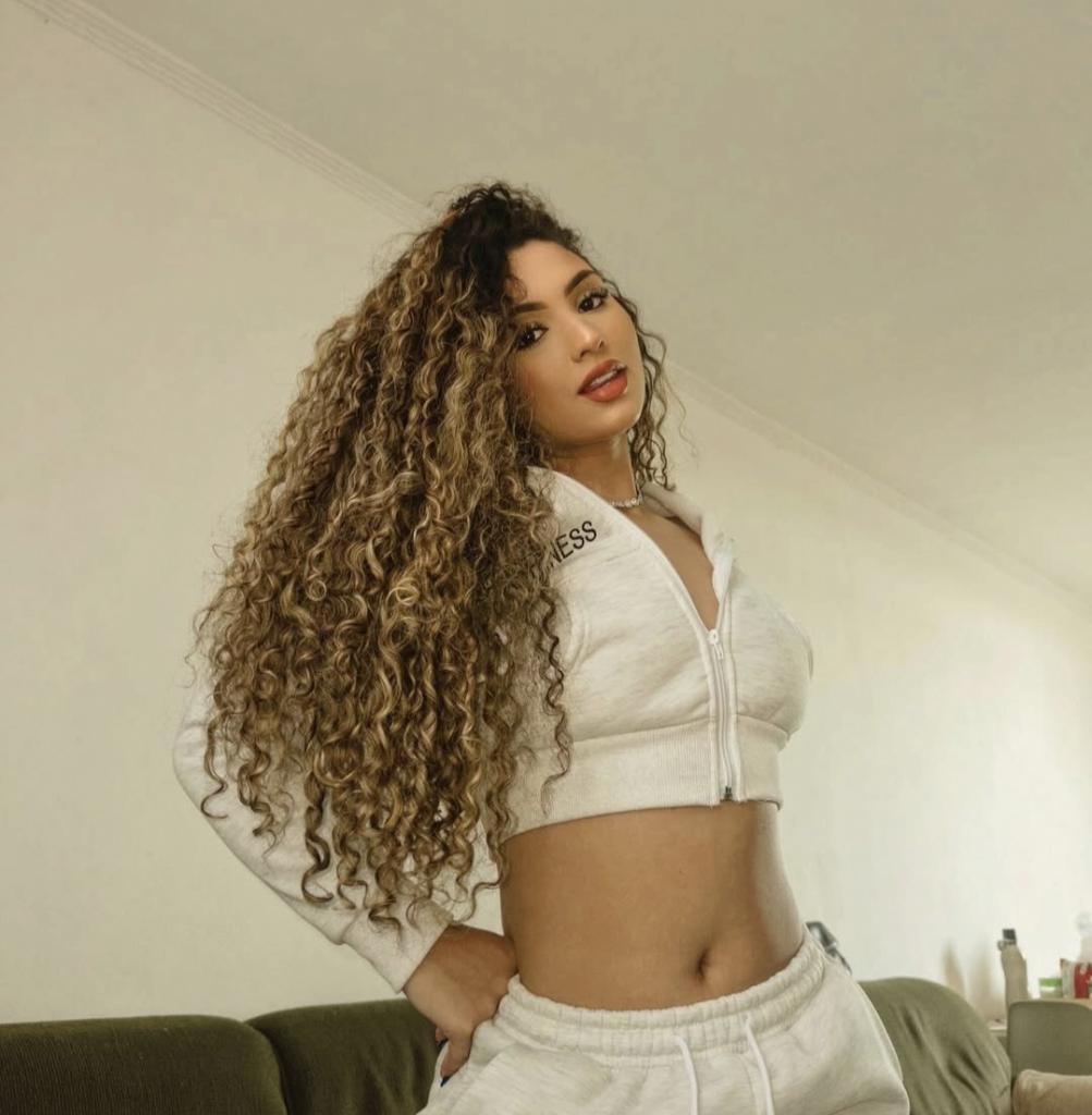 742097358: Chica busca chico en Granada