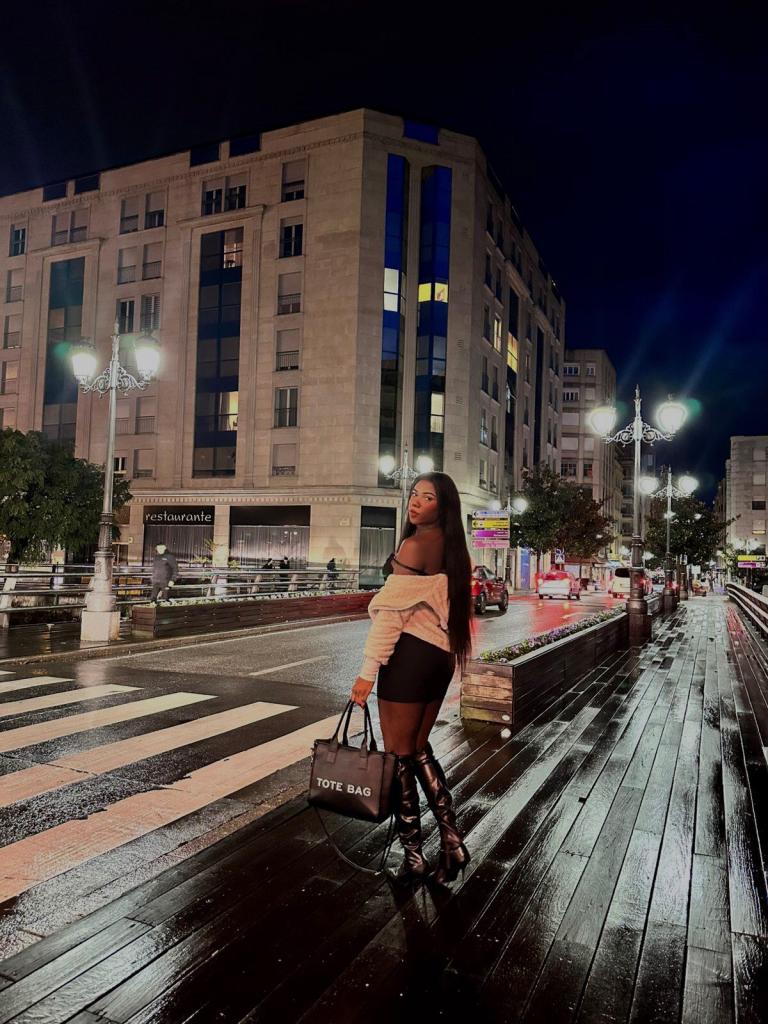 687304703: Transexual en Zaragoza