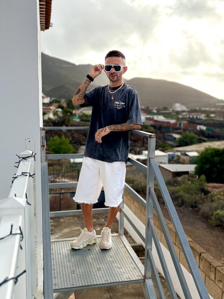 614712906: Chico busca chica en Las Palmas