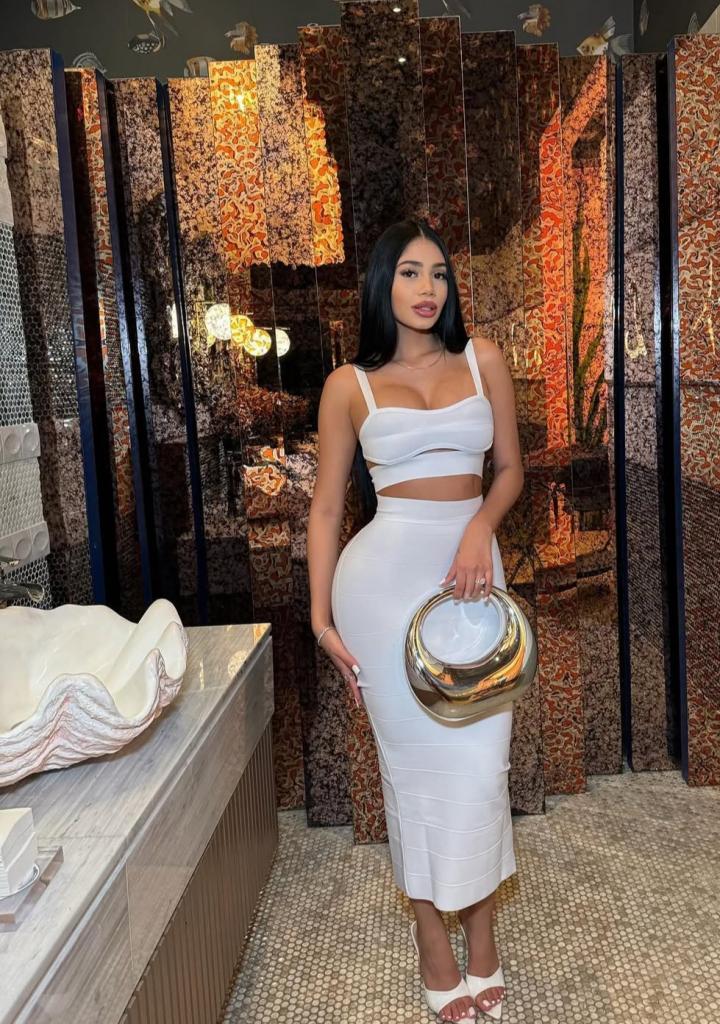 613572073: Chica busca chico en Murcia