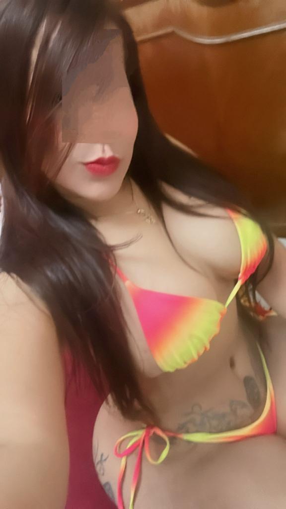 631550513: Chica busca chico en Barcelona
