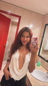 631814311: Chica busca chico en Barcelona