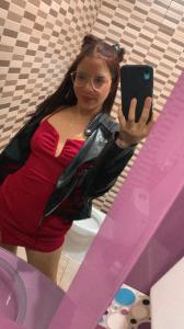 631814311: Chica busca chico en Barcelona