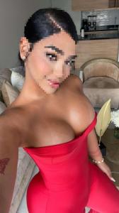 671329153: Chica busca chico en Barcelona