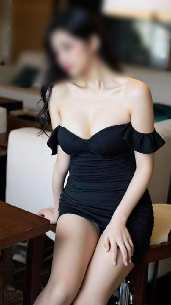 670693858: Chica busca chico en Madrid