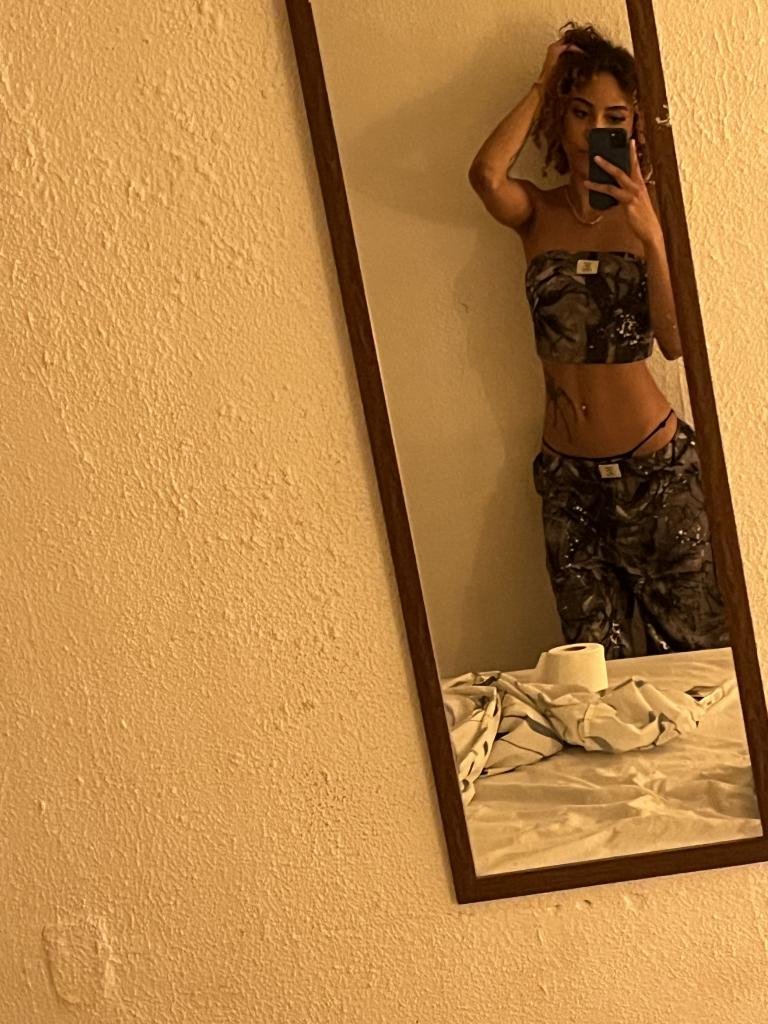 631222976: Chica busca chico en La Coruña