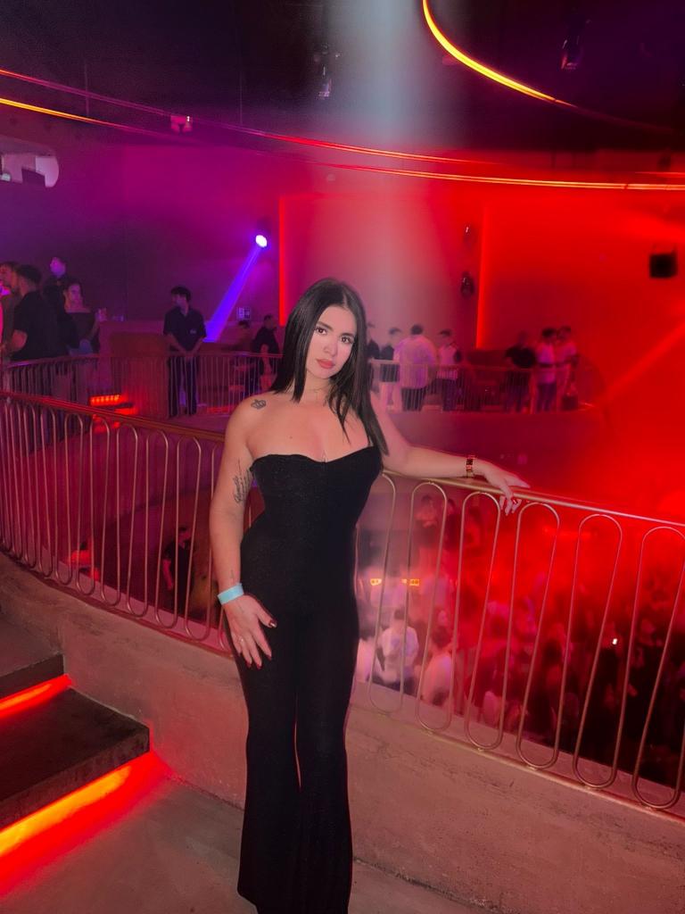 Chica busca chico en Málaga: Chica busca chico